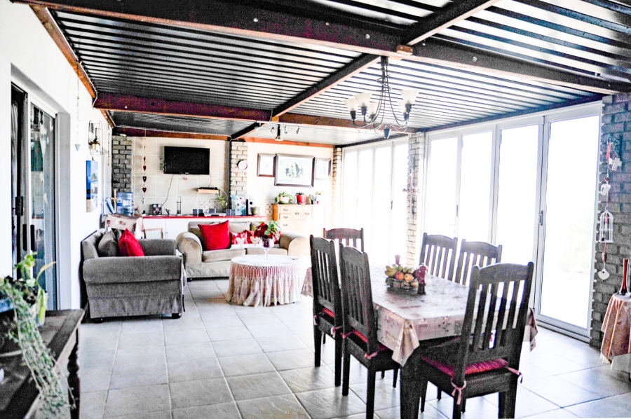 5 Bedroom Property for Sale in McDougall